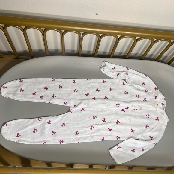 Vintage White and red airplane & clouds baby boy snap footie mint condition. - Picture 1 of 6